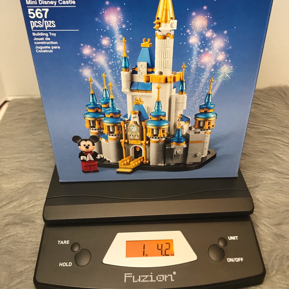 LEGO Mini Disney Castle - Picture 3 of 4